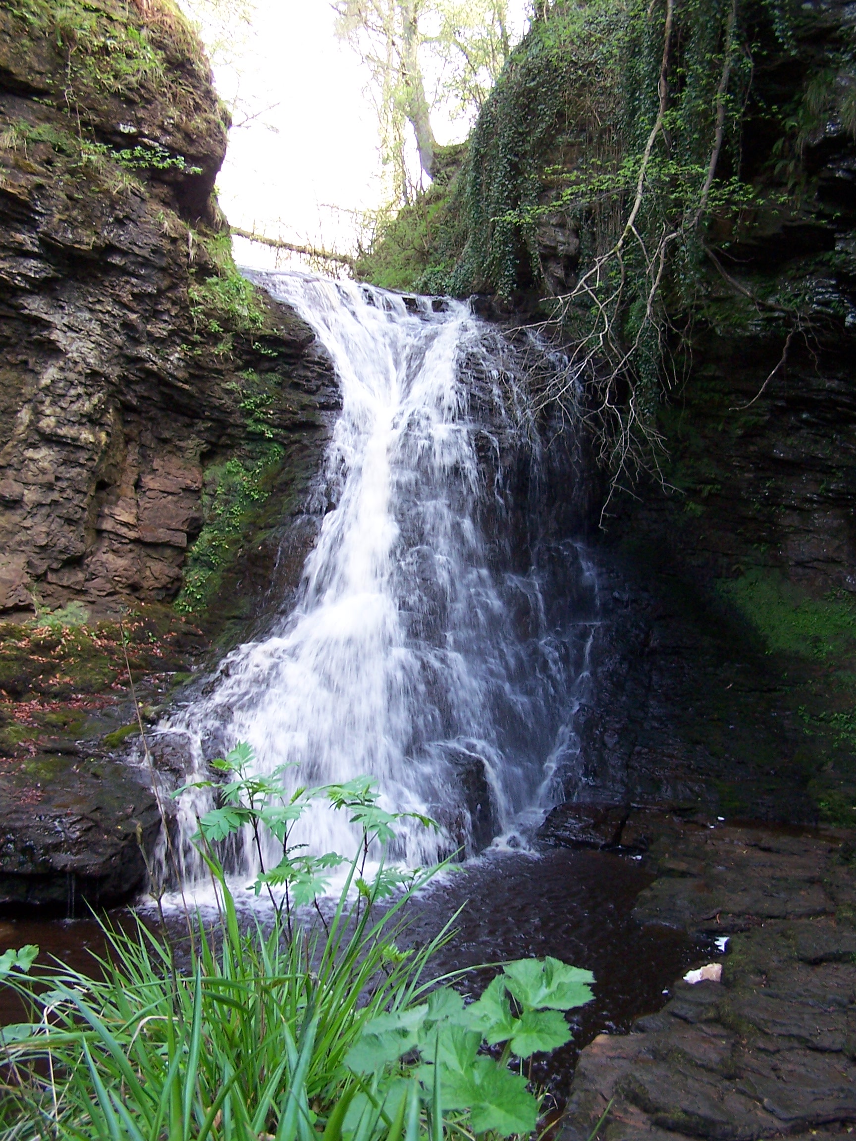 Hreshaw Linn waterfall